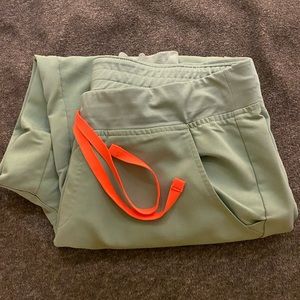 Figs - Zamora jogger scrub pants in Jade / womens / L